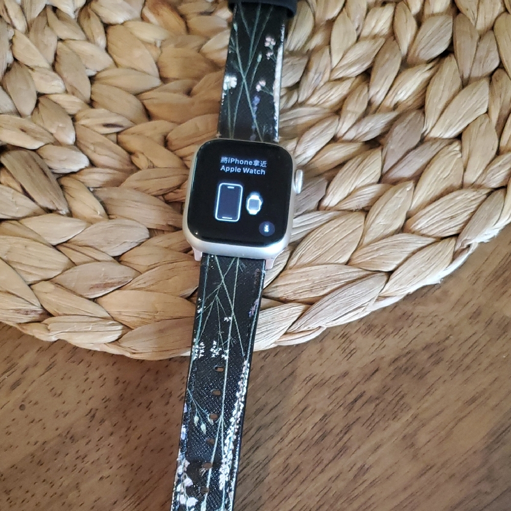 Apple Black Smartwatch Sleek Design